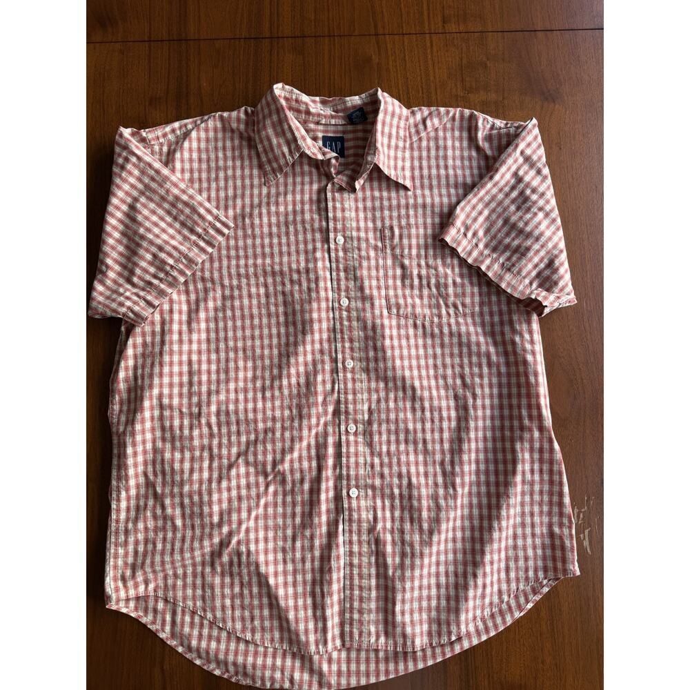 Gap Men's 00s Red Plaid Short-Sleeve Button-Down - Size L